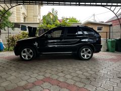 Photo of the vehicle BMW X5