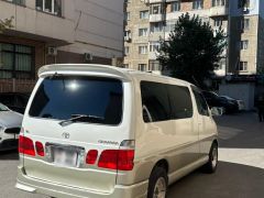 Сүрөт унаа Toyota HiAce