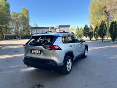 Сүрөт унаа Toyota RAV4