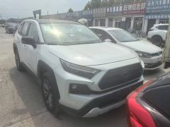 Сүрөт унаа Toyota RAV4