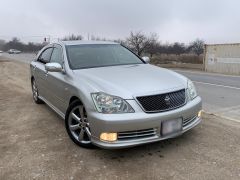 Photo of the vehicle Toyota Crown