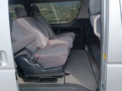 Photo of the vehicle Toyota HiAce