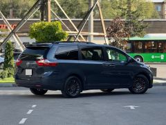 Фото авто Toyota Sienna