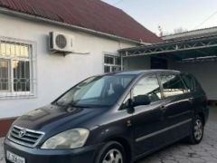 Сүрөт унаа Toyota Avensis Verso