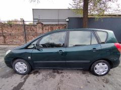 Фото авто Toyota Corolla Verso