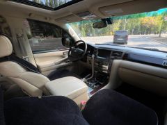 Photo of the vehicle Lexus LX