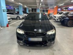 Photo of the vehicle BMW M5