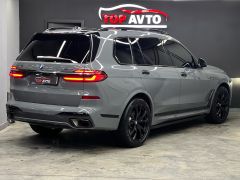 Фото авто BMW X7