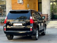 Photo of the vehicle Lexus GX