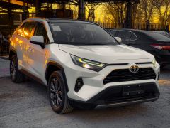 Сүрөт унаа Toyota RAV4