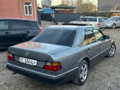 Сүрөт унаа Mercedes-Benz W124