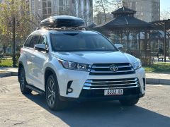 Photo of the vehicle Toyota Highlander