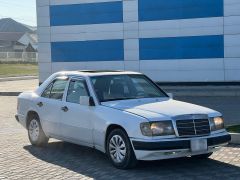 Сүрөт унаа Mercedes-Benz W124