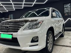 Photo of the vehicle Lexus LX