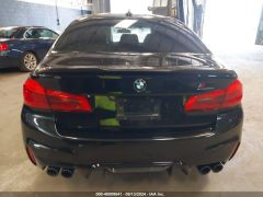 Photo of the vehicle BMW M5