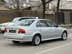 Photo of the vehicle BMW 5 Series