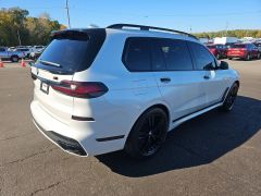 Photo of the vehicle BMW X7