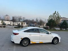 Photo of the vehicle Hyundai Sonata