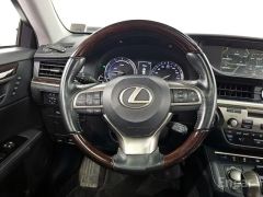 Photo of the vehicle Lexus ES