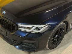 Photo of the vehicle BMW 5 Series