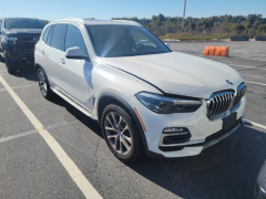 Photo of the vehicle BMW X5