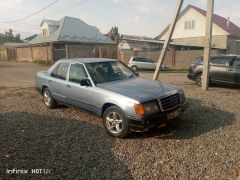 Сүрөт унаа Mercedes-Benz W124