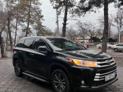 Photo of the vehicle Toyota Highlander