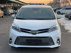 Фото авто Toyota Sienna