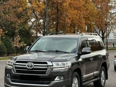 Photo of the vehicle Toyota Land Cruiser