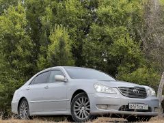 Фото авто Toyota Crown Majesta