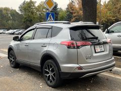 Сүрөт унаа Toyota RAV4