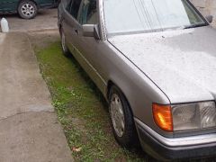 Photo of the vehicle Mercedes-Benz W124