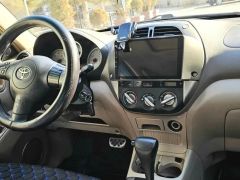 Сүрөт унаа Toyota RAV4