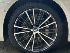 Photo of the vehicle BMW 5 Series