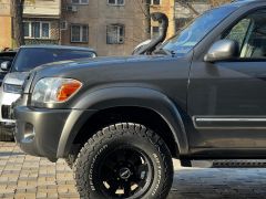 Сүрөт унаа Toyota Sequoia