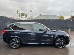 Photo of the vehicle BMW X5