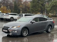 Photo of the vehicle Lexus ES