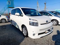 Сүрөт унаа Toyota Voxy