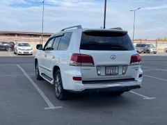 Photo of the vehicle Lexus LX