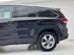 Photo of the vehicle Toyota Highlander