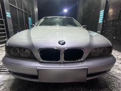 Photo of the vehicle BMW 5 Series