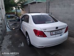 Фото авто BYD E5