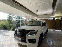 Photo of the vehicle Lexus LX