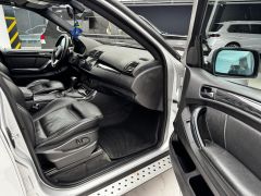 Photo of the vehicle BMW X5