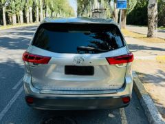 Сүрөт унаа Toyota Highlander