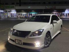 Photo of the vehicle Toyota Crown