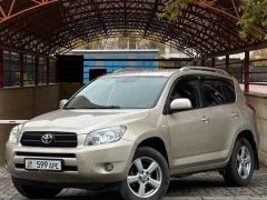 Сүрөт унаа Toyota RAV4