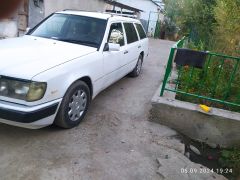 Сүрөт унаа Mercedes-Benz W124