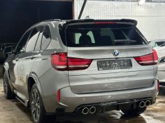 Photo of the vehicle BMW X5