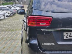 Photo of the vehicle Kia Carnival